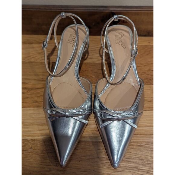 Jewel Badgley Mischka Talasia Pointed Toe Kitten Heels Womens 8 Silver NIB - Picture 13 of 16